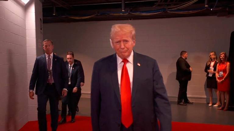 Trump Reaparece En P Blico Con Una Venda En La Oreja Tras El Atentado