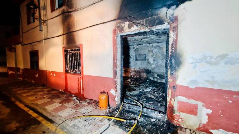 Arde Una Vivienda Deshabitada En Una Calle De Mancha Real